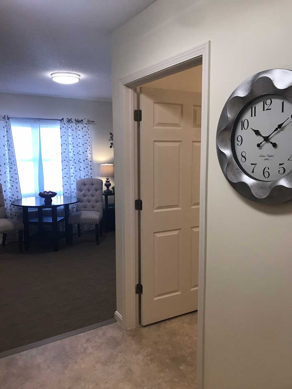 Bell Trace Assisted Living Decor