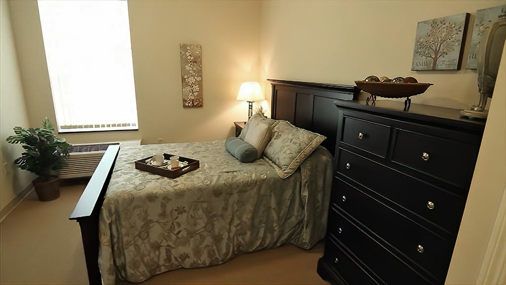 Hamilton Trace Assisted Living Bed Set